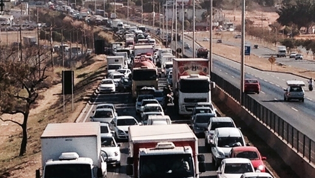 Bloqueio gerou engarrafamento | Foto: Divulgação/PRF