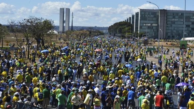 Manifestação na Esplanada dos Ministérios | Foto: Valter Campanato/Agência Brasil