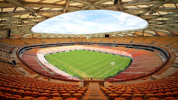 Arenas que custaram milhões estão às moscas depois da Copa do Mundo: desperdício que agrava a crise