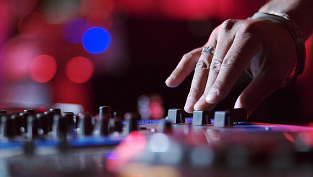 DJ
