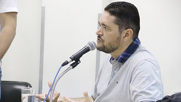 Servidor Jonas Guimarães fechou contrato com a Eurogroup | Foto: Alberto Maia/Câmara de Vereadores