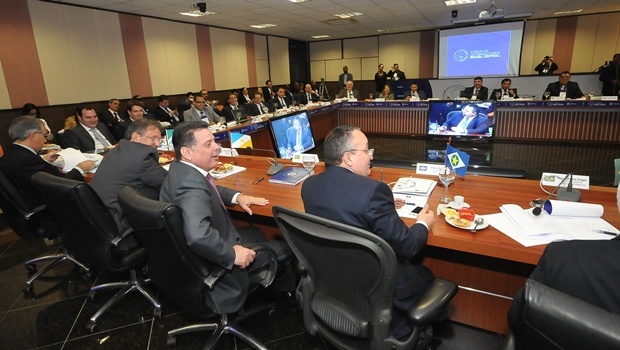 Governadores e secretários reunidos em Cuiabá: evento definiu criação de um consórcio | Foto: Lailson Damásio