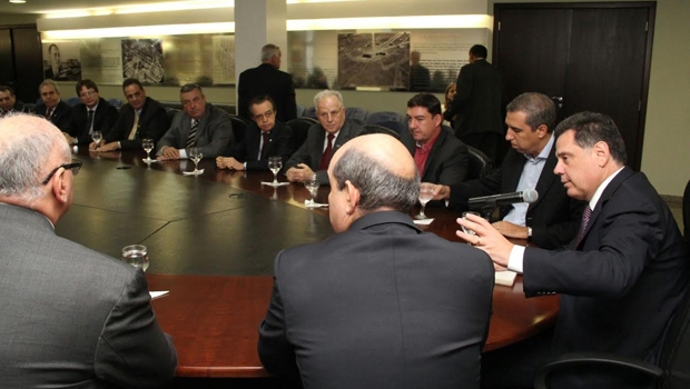 Marconi seu reuniu com empresários e representantes da Celg no Palácio Pedro Ludovico Teixeira | Foto: Divulgação