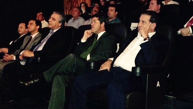 Delegado Waldir Soares  e Vanderlan Cardoso (à dir.), durante fórum na capital | Foto: Marcello Dantas