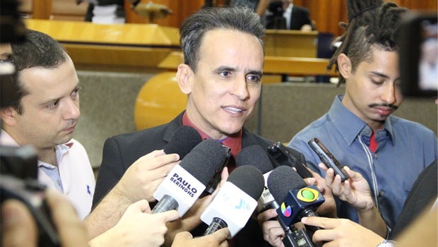 Vereador Zander durante o retorno do trabalho na Câmara, após recesso parlamentar | Foto: Alberto Maia