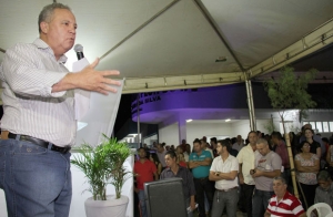 Prefeito Misael inaugurando o PSF Flor do Ipê na última terça-feira (15) | Foto: assessoria
