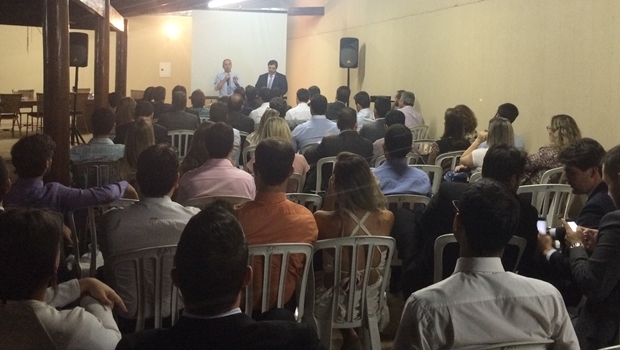 Flávio Buonaduce durante reunião que anunciou a criação da Anuidade Zero Social | Foto: divulgação 