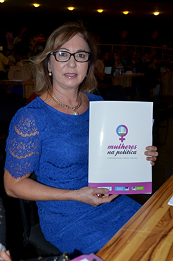 Primeira-dama, Dairdes Darrot: “Vamos aprovar uma PEC que garanta 10% de participação feminina não só nas eleições, mas também nos mandatos” | Iris Roberto