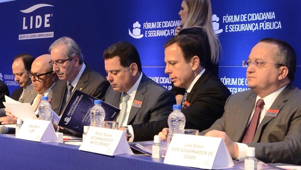 Eduardo Cunha participa do fórum, em Goiânia, ao lado do governador Marconi Perillo 