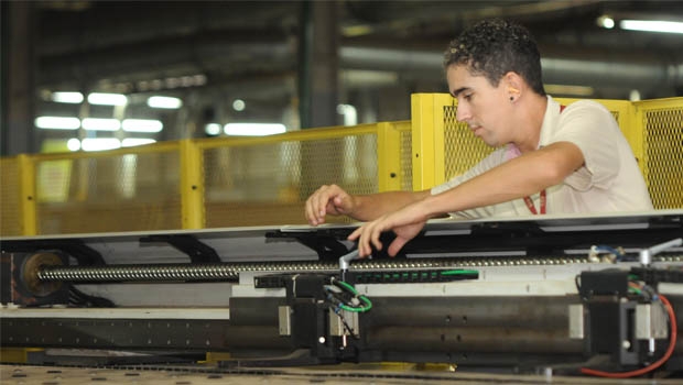 Para crescer no mercado, é necessário se inovar. Na foto, é possível ver parte de uma linha de produção automatizada | Fotos: Renan Accioly