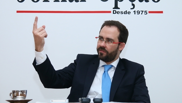 Lúcio Flávio está sempre " dando aula" | Foto: Fernando Leite / Jornal Opção