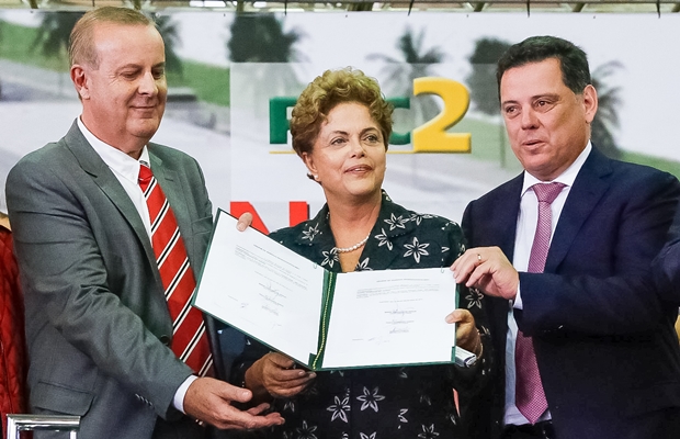 Prefeito Paulo Garcia, presidente Dilma e o governador Marconi Perillo durante lançamento do BRT Norte-Sul, em Goiânia | Foto: Roberto Stuckert Filho/PR