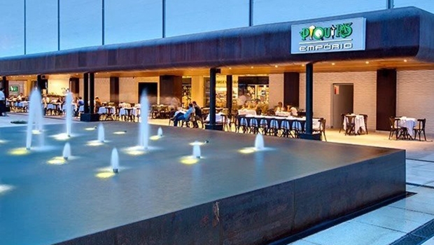 Fachada do restaurante Piquiras do Flamboyant, o mais novo do grupo | Foto: Reprodução/Site