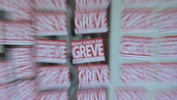 Bancários estão em greve há 15 dias nos 26 estados e no Distrito Federal | EBC