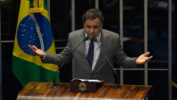 Senador tucano Aécio Neves: “A presidente Dilma vai ter de responder por crime de responsabilidade perante o Congresso Nacional”| Fabio Rodrigues Pozzebom/Agência Brasil