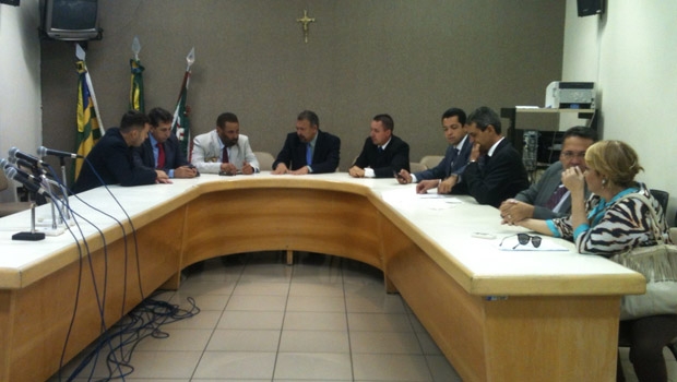 Vereadores durante reunião da CEI das Pastinhas | Foto: Marcello Dantas