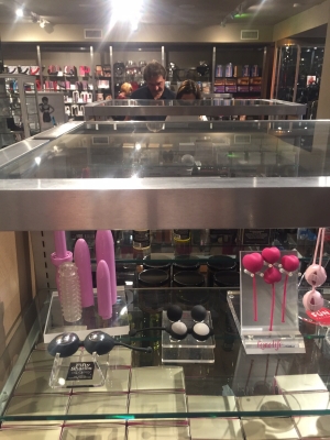 Joesley Batista dentro do sex shopIMG_8324