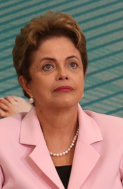 A reforma ministerial da presidente Dilma foi mais simbólica que efetiva. O problema de desiquilíbrio orçamentário está no inchaço da máquina administrativa e, sobretudo, no equívoco da política econômica e na corrupção que deteriorou a principal empresa brasileira e a credibilidade do País” | Lula Marques/Agência PT