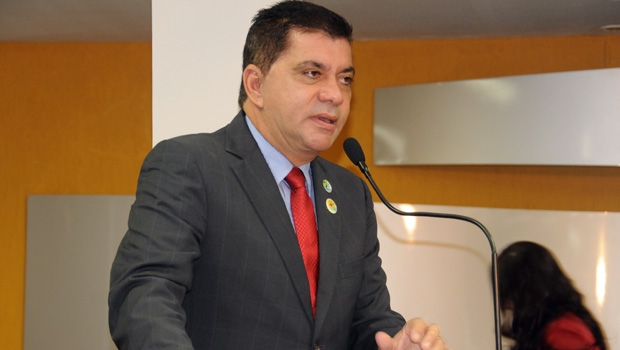 O prefeito carlos amastha viaja e não avisa para onde foi nem tampouco quanto tempo vai demorar. Ele só resolve as coisas pelo Twitter, Facebook ou pelo telefone” | Divulgação SECOM/TO
