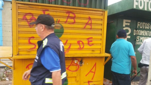Fiscais removem lojas de ambulantes na Avenida Rio Verde | Twitter/Prefeitura de Goiânia