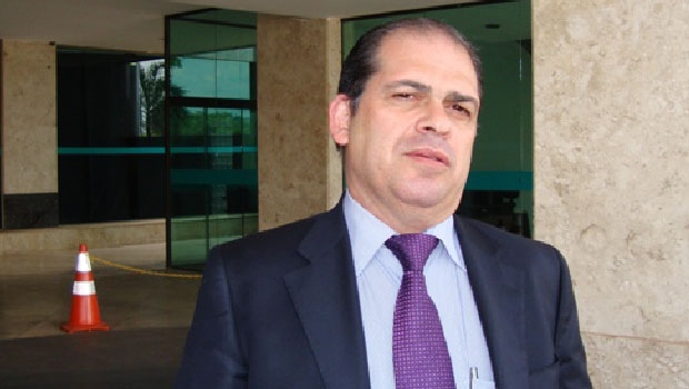 Reitor Márcio da Silveira: “Abre as contas, sindicato!”
