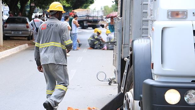Servidor da Celg foi atropelado ao tentar fugir de explosão | Foto: André Saddi