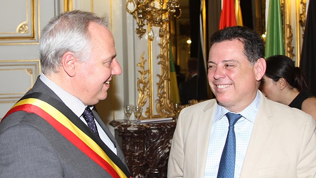 Marconi Perillo (dir) com Herve Jamas;, governador da província de Liege | Foto: Marcos Vila Boa