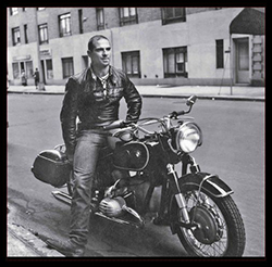 Oliver Sacks em sua BMW R60, em 1961: as motocicletas eram uma de suas grandes paixões