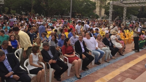 Autoridades durante solenidade de entrega das obras de revitalização da Praça Cívica | Foto: Alexandre Parrode