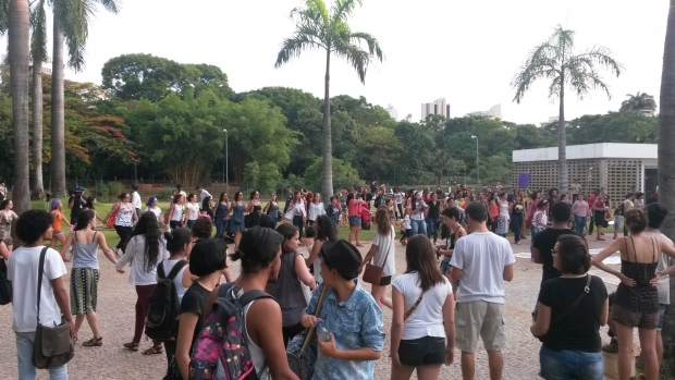 Protesto teve concentração na Alego | Foto: Marcelo Gouveia