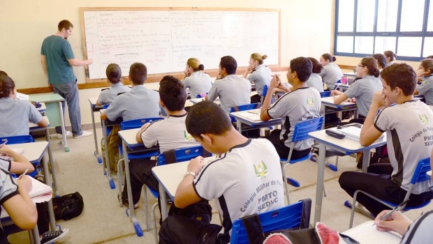 Educação básica: contratos temporários não satisfazem