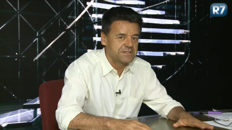 Carlos Dornelles f7fa4-a40d-4f46-beeb-50af1326d4c9-thumb