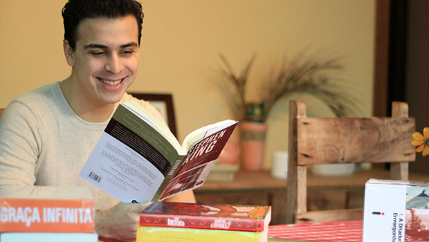 Idealizador do blog Literatortura, Gustavo Magnani: “Com 14 anos, eu já tinha certeza que escrever e publicar livros era uma coisa que eu queria fazer pelo resto da minha vida”