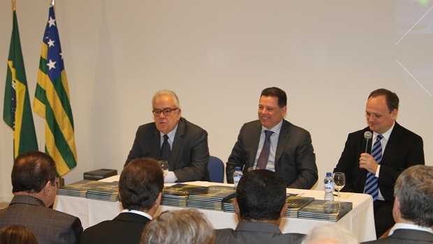 Marconi durante anúncio de instalação da gigante do setor farmacêutico em Anápolis | Foto: Marcos Villas Boas