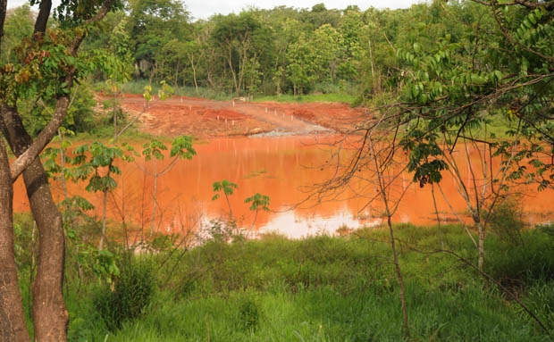 Nascente proxima a obra do aeroporto