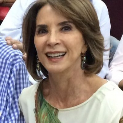 Raquel Teixeira rindo
