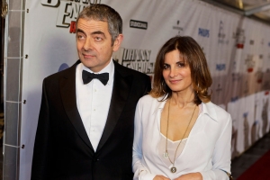 Rowan Atkinson-e-Sunetra-Sastry_hg_full_l