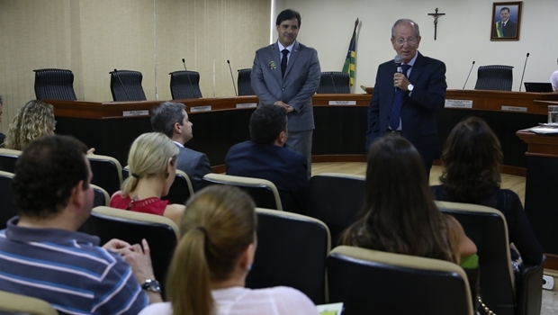 Flávio Buonaduce durante encontro no TCM, com o presidente, Honor Cruvinel | Foto: Ascom 