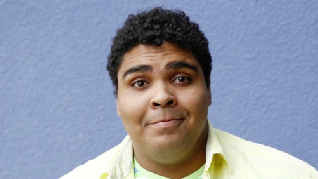 Humorista Paulo Vieira: “Gosto de levar o público do riso ao choro e vice-versa”