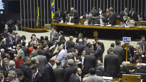 congresso veto pj