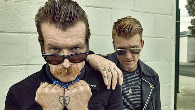 Jesse Hughes e Josh Homme, da banda Eagles of the Death Metal | Foto: divulgação/ Facebook