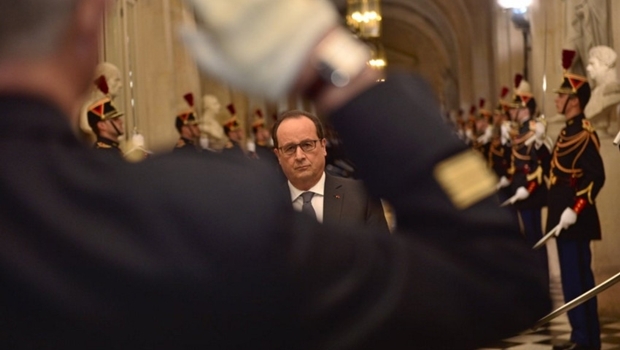 François Hollande anunciou que a resposta seria “implacável” após os atentados de sexta-feira | Foto: Ministère de l’intérieur