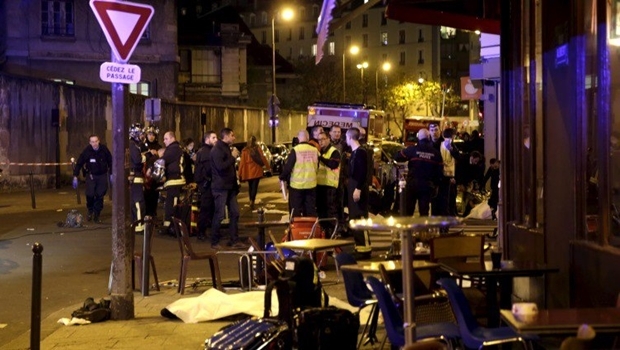 Terror nas ruas de Paris | Foto: reprodução / Twitter 