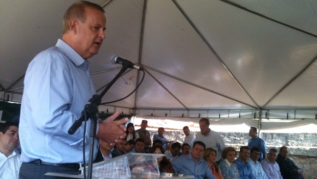 Prefeito Paulo Garcia discursa durante evento no Curitiba III | Foto: Marcello Dantas / Jornal Opção 