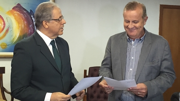 paulo-garcia-leobino-foto-alexandre-parrode