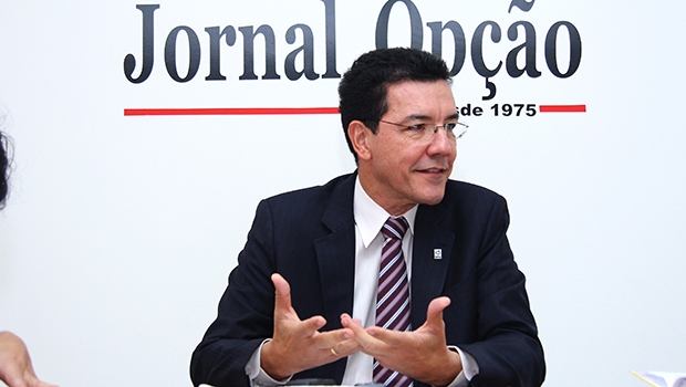 Edward Madureira durante entrevista ao Opção | Foto: Fernando Leite