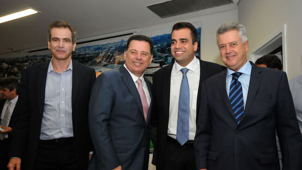 Secretário Thiago Peixoto, governador Marconi Perillo, deputado estadual Gustavo Sebba e governador do DF | Foto: Lailson Damasio