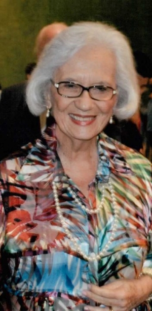 Lena Castello Branco 260419_226844530672061_5879712_n