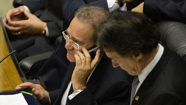 Brasília - Renan Calheiros preside sessão do Congresso Nacional destinada a analisar e votar projetos orçamentários. Entre os projetos o PLN 5/15, que ajusta a meta fiscal do governo (Valter Campanato/Agência Brasil)