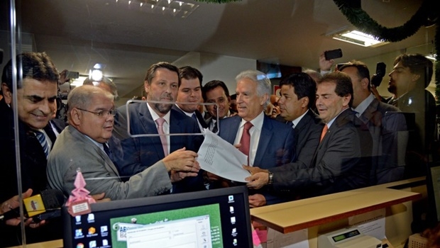 Oposicionistas e dissidentes registram chapa avulsa, contra a presidente | Foto: Antonio Cruz/ Agência Brasil